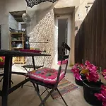 Invitation Au Voyage, Patio Prive * 세테