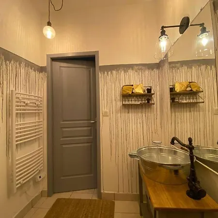 Invitation Au Voyage, Patio Privé Sète